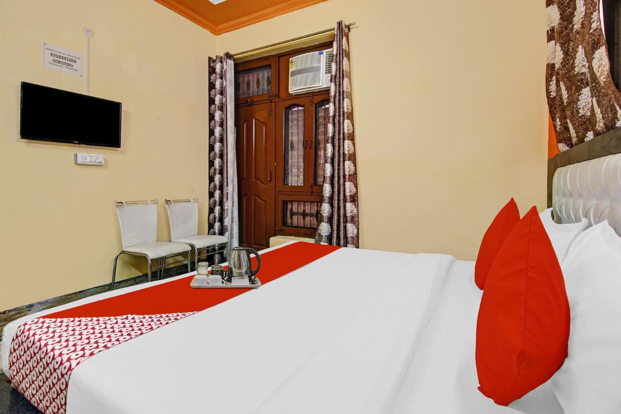 Hotel Oyo Galaxy Plaza Ghaziabad Zewnętrze zdjęcie